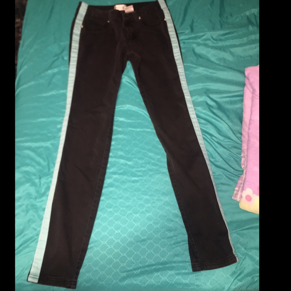 💚💙Black and blue pants💙💚